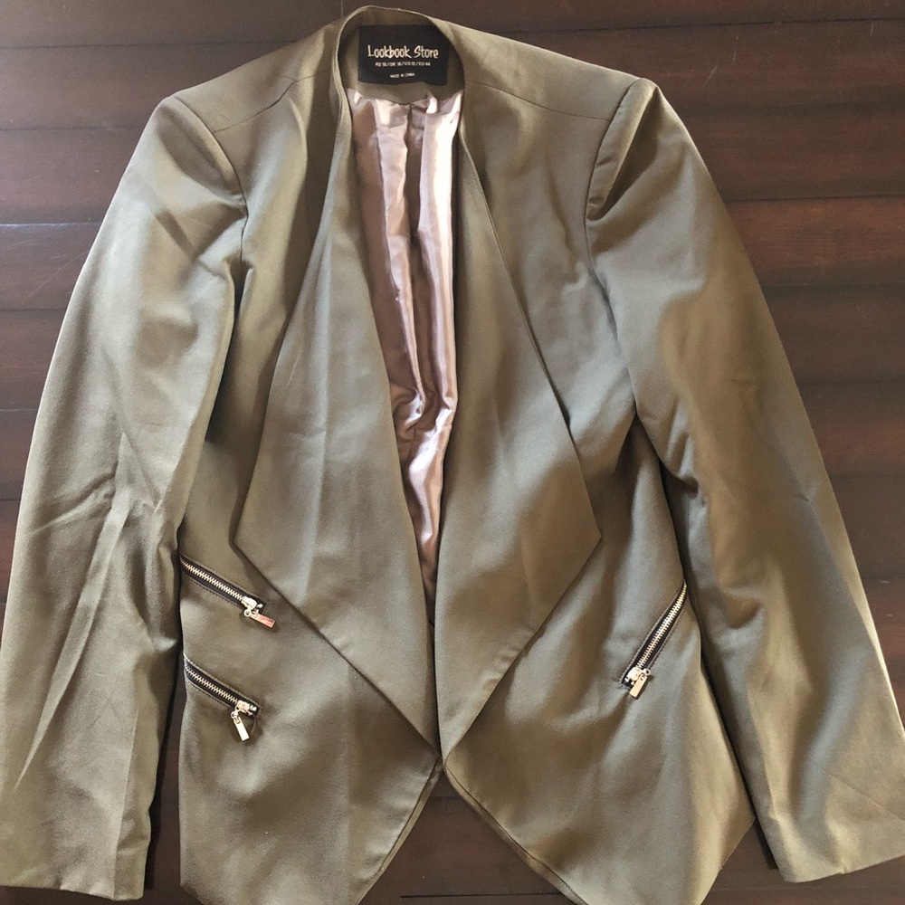 Camo-green blazer with zipper accents